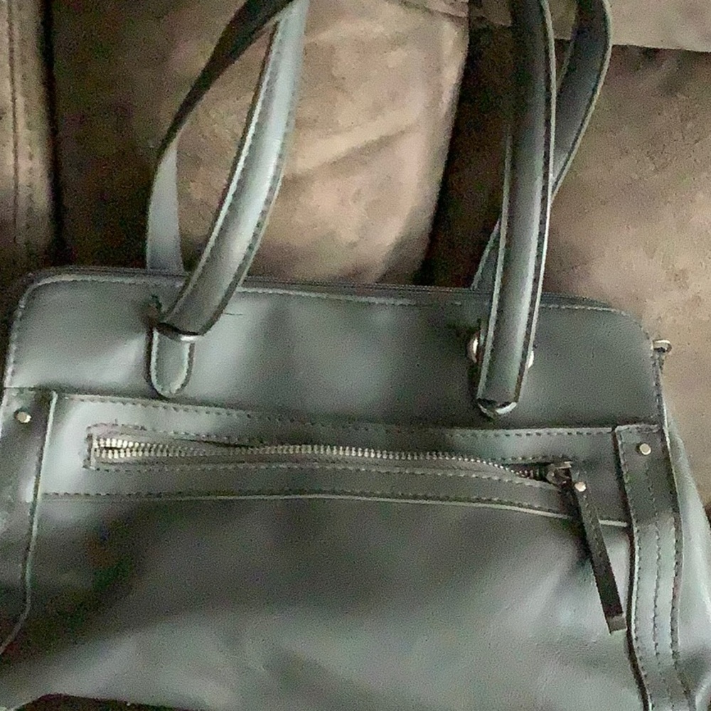 Handbag- many pockets